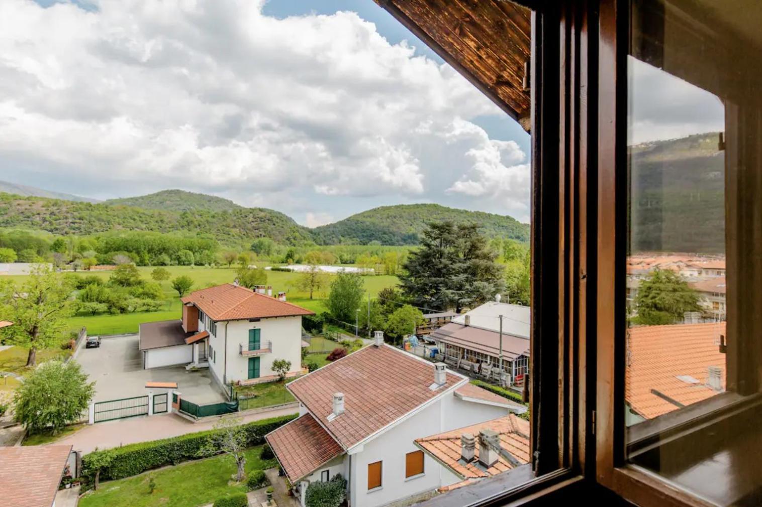 Boho House Bed & Breakfast Borgofranco d'Ivrea Bagian luar foto