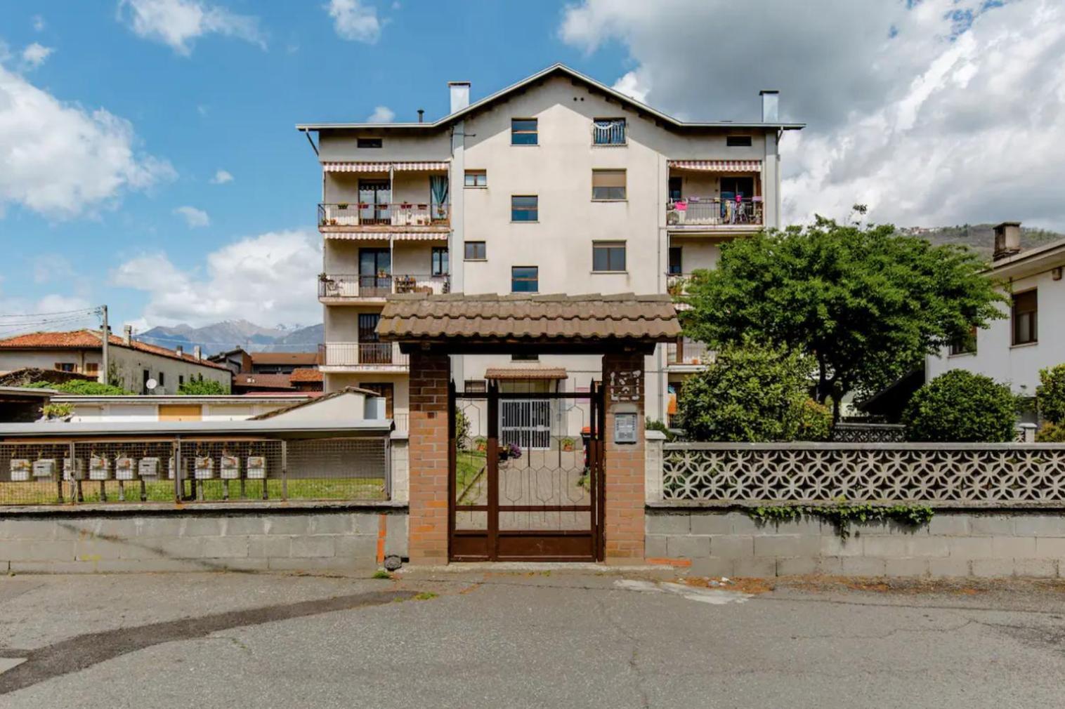Boho House Bed & Breakfast Borgofranco d'Ivrea Bagian luar foto